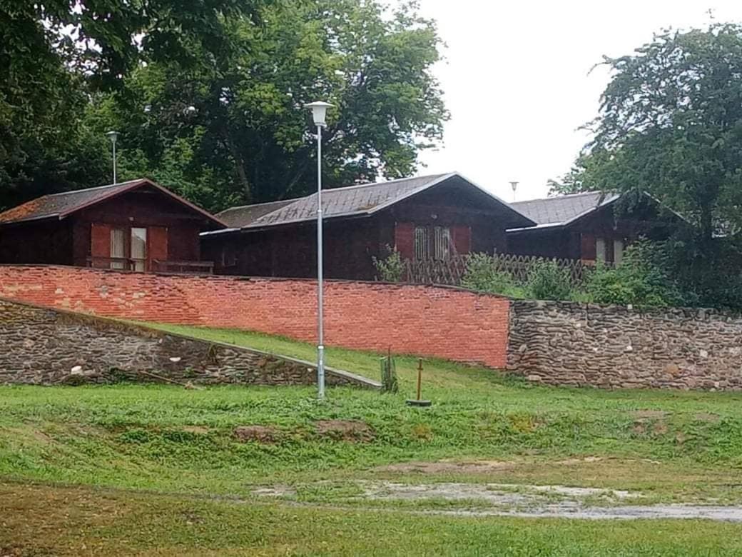 Autokemp Zlutice Bagian luar foto